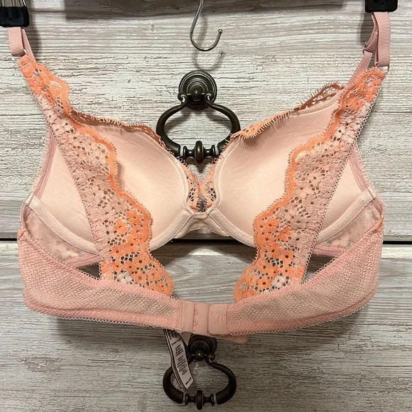🔥SALE🔥Victoria’s Secret Dream Angels Padded Plunge Bra - Picture 4 of 6